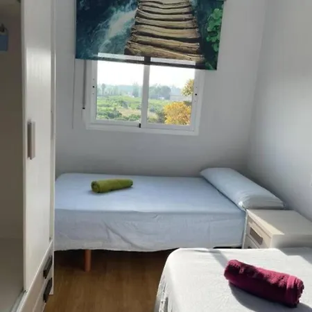 Parque Luminoso Y Moderno,